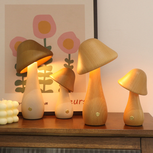 Elegante colección de lámparas de mesa de champiñones de madera