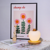Lámpara de mesa de noche de forma de manzana recargable