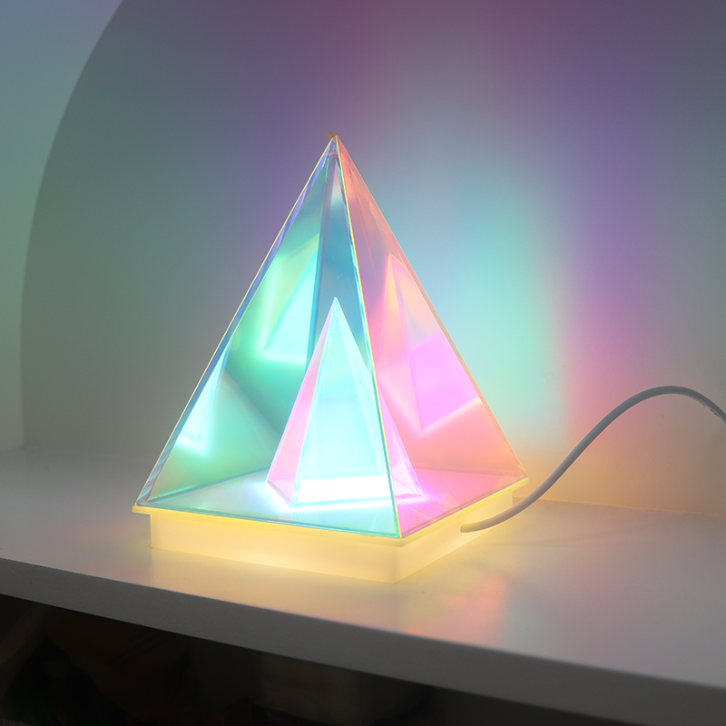 Lámpara LED acrílica de ilusión 3D en forma de triángulo